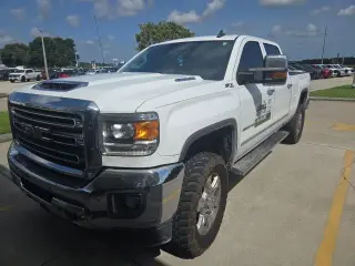 GMC Sierra 2500HD 2018 4x4 SLT 4dr Crew Cab LB