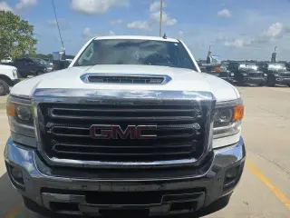 GMC Sierra 2500HD 2018 4x4 SLT 4dr Crew Cab LB