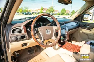 GMC Yukon 2011 4x4 Denali 4p SUV