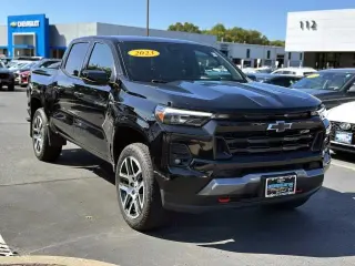 Chevrolet Colorado 2023 4x4 Z71 Cabina Crew 4 puertas 5 ft.