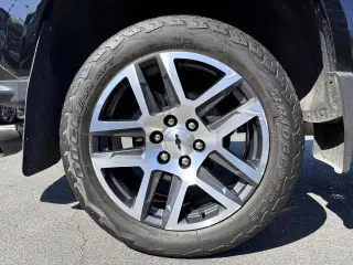 Chevrolet Colorado 2023 4x4 Z71 Cabina Crew 4 puertas 5 ft.