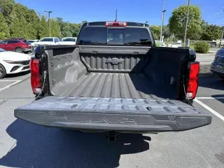 Chevrolet Colorado 2023 4x4 Z71 Cabina Crew 4 puertas 5 ft.