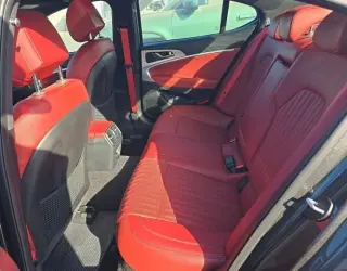 Genesis G70 2023 2.0T Sedán 4 puertas