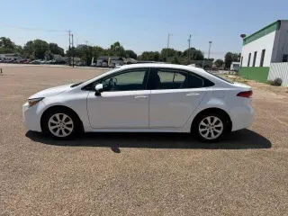 Toyota Corolla 2026 LE 4dr Sedán