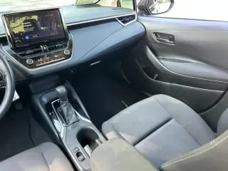 Toyota Corolla 2024 LE 4p Sedan