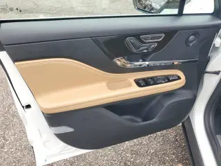 Lincoln Corsair 2023 AWD Reserve 4dr SUV