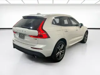Volvo XC60 2021 AWD T5 Momentum 4p SUV