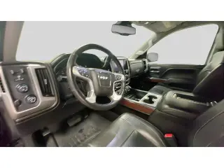 GMC Sierra 1500 2017 4x4 SLT 4dr Cabina de Tripulación Completa 5.8 ft. CB