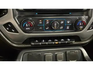 GMC Sierra 1500 2017 4x4 SLT 4dr Cabina de Tripulación Completa 5.8 ft. CB