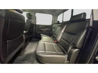 GMC Sierra 1500 2017 4x4 SLT 4dr Cabina de Tripulación Completa 5.8 ft. CB