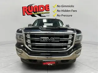 GMC Sierra 1500 2017 4x4 SLT 4dr Cabina de Tripulación Completa 5.8 ft. CB