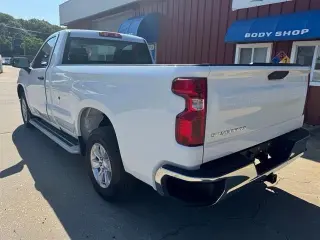 Chevrolet Silverado 1500 2025 4x2 Work Truck 2dr Cabina Regular 8 ft. LB