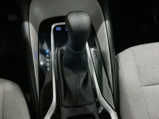 Toyota Corolla Hybrid 2021 LE 4p Sedan