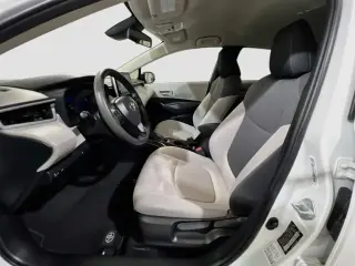 Toyota Corolla Hybrid 2021 LE 4p Sedan