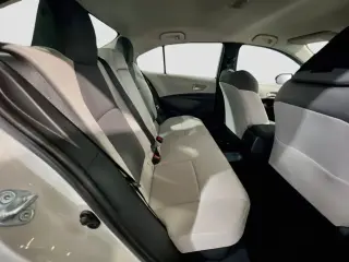 Toyota Corolla Hybrid 2021 LE 4p Sedan