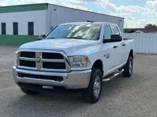 Ram 2500 2016 4x4 Tradesman 4p Camioneta Cabina Completa de 6.3 pies de caja estanca
