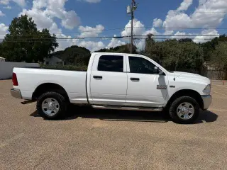 Ram 2500 2016 4x4 Tradesman 4p Camioneta Cabina Completa de 6.3 pies de caja estanca