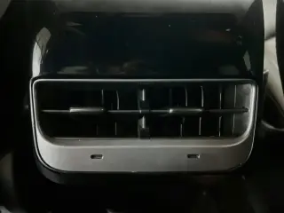 Tesla Model Y 2024 Long Range 4p Crossover