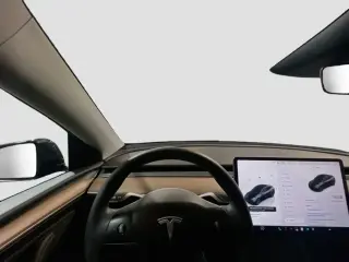 Tesla Model Y 2024 Long Range 4p Crossover