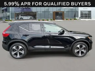Volvo XC40 2023 AWD B5 Plus Bright Theme 4dr SUV