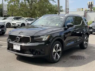 Volvo XC40 2023 AWD B5 Plus Bright Theme 4dr SUV