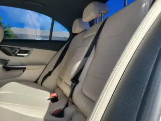 Mercedes-Benz Clase C 2022 C 300 4dr Sedán
