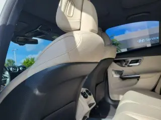 Mercedes-Benz Clase C 2022 C 300 4dr Sedán