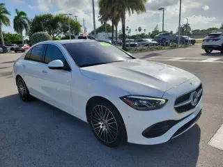 Mercedes-Benz Clase C 2022 C 300 4dr Sedán