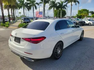 Mercedes-Benz Clase C 2022 C 300 4dr Sedán