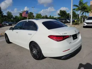 Mercedes-Benz Clase C 2022 C 300 4dr Sedán