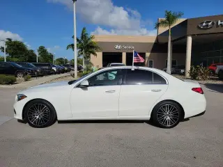 Mercedes-Benz Clase C 2022 C 300 4dr Sedán