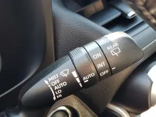 Toyota RAV4 2022 AWD XLE Premium 4dr SUV