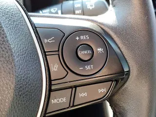 Toyota RAV4 2022 AWD XLE Premium 4dr SUV