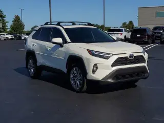 Toyota RAV4 2022 AWD XLE Premium 4dr SUV