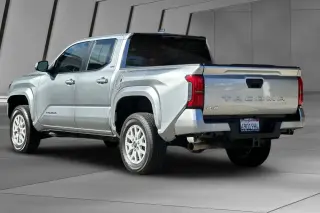 Toyota Tacoma 2025 4x4 SR5 4dr Double Cab 6.1 ft LB