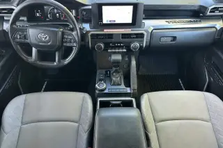 Toyota Tacoma 2025 4x4 SR5 4dr Double Cab 6.1 ft LB