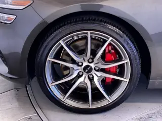 Genesis G70 2025 2.5T Estándar 4p Sedan