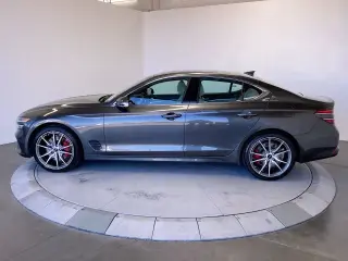 Genesis G70 2025 2.5T Estándar 4p Sedan