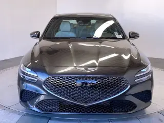 Genesis G70 2025 2.5T Estándar 4p Sedan