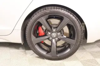Genesis G70 2019 tracción en todas las ruedas 3.3T Avanzado 4dr Sedán