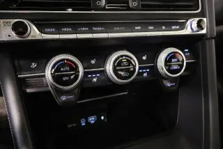 Genesis G70 2019 tracción en todas las ruedas 3.3T Avanzado 4dr Sedán