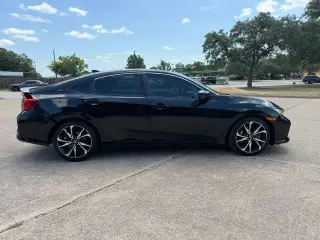 Honda Civic 2019 Si 4p Sedan con llantas de verano