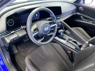 Hyundai ELANTRA 2024 SEL 4p Sedan