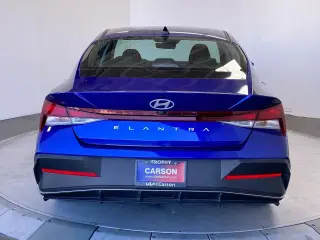 Hyundai ELANTRA 2024 SEL 4p Sedan