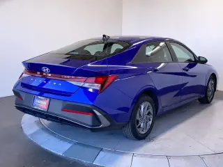 Hyundai ELANTRA 2024 SEL 4p Sedan
