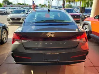 Hyundai ELANTRA 2025 SE 4p Sedan