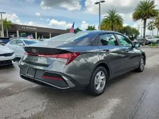 Hyundai ELANTRA 2026 SE 4p Sedan