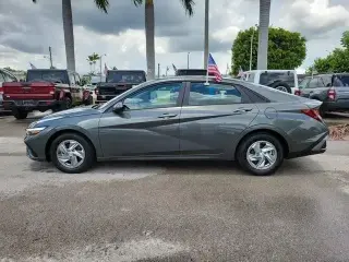 Hyundai ELANTRA 2026 SE 4p Sedan