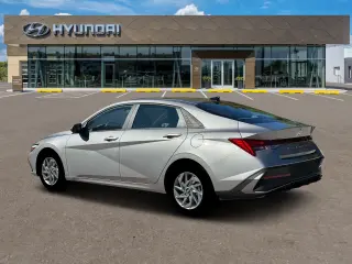 Hyundai ELANTRA Hybrid 2026 Azul Sedán 4 puertas