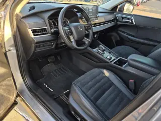Mitsubishi Outlander 2023 4x4 SE 4p SUV